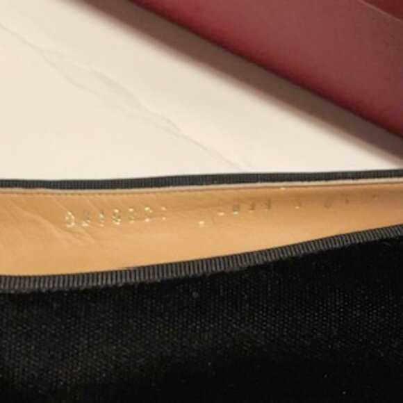 Salvatore Ferragamo Vara Bow Pumps Luxurious Black Velvet Upper 8.5B - Picture 8 of 12